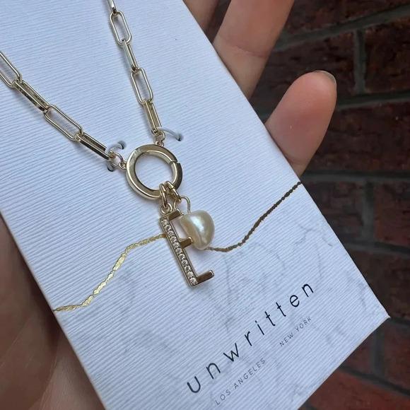 Initial Gold "E" Pearl Charm Link Necklace - Picture 7 of 8